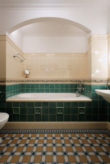 Фото интерьера санузла квартиры в классическом стиле