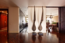 Фото интерьера входной зоны квартиры в стиле неоклассика