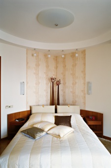 Фото интерьера спальни квартиры в современном стиле