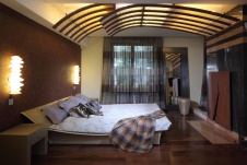 Фото интерьера спальни дома в современном стиле