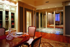 Фото интерьера входной зоны квартиры в стиле неоклассика