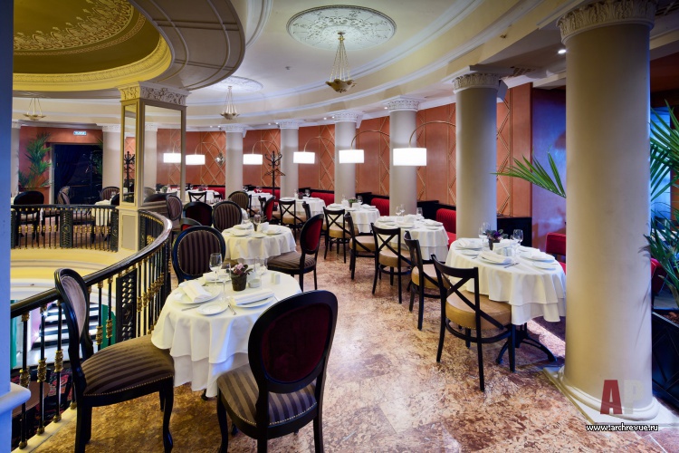 Фото зала ресторана в стиле классика