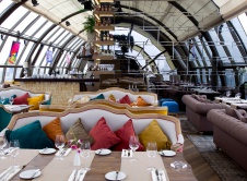 Фото интерьера бара ресторана в стиле китч