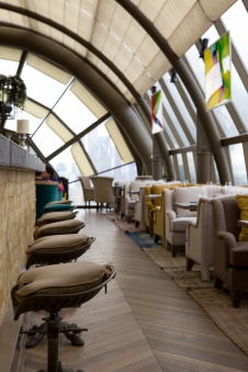 Фото интерьера бара ресторана в стиле китч