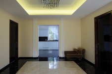 Фото интерьера входной зоны дома в современном стиле