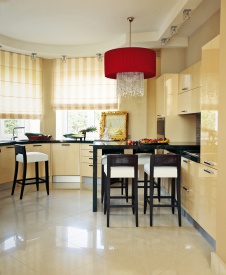 Фото интерьера кухни дома в неоклассическом стиле