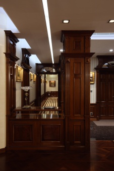 Фото интерьера входной зоны квартиры в стиле неоклассика