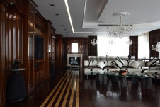 Фото интерьера гостиной квартиры в стиле неоклассика