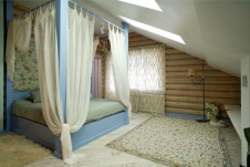 Фото интерьера спальни деревянного дома в современном стиле