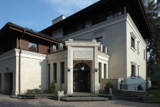 Фото фасада дома в стиле фьюжн