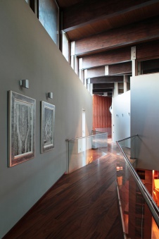Фото интерьера коридора дома в эко стиле