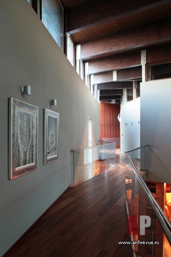 Фото интерьера коридора дома в эко стиле