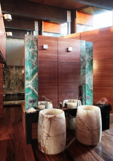 Фото интерьера санузла дома в эко стиле