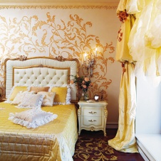  Фото интерьера спальни квартиры в стиле гламур