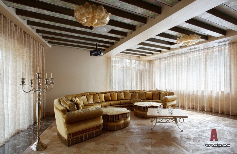 Фото интерьера домашнего кинотеатра дома в английском стиле