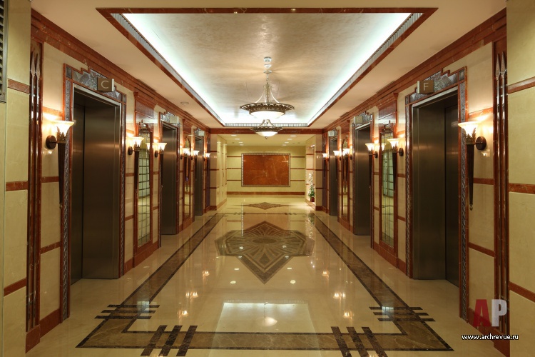 Фото интерьера лифтового холла офиса в стиле ар-деко