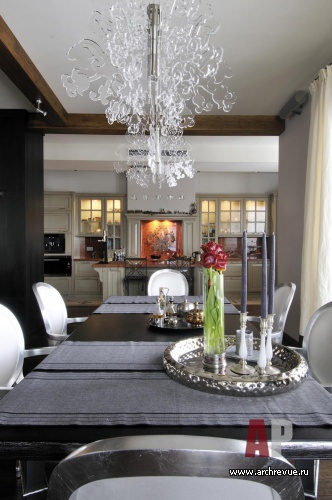 Фото интерьера столовой лофта в стиле фьюжн