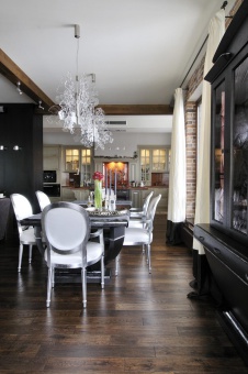 Фото интерьера столовой лофта в стиле фьюжн