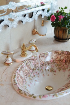 Фото интерьера санузла квартиры в классическом стиле