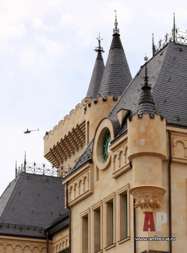 Фото фасада особняка в дворцовом стиле