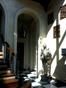 Фото лестницы особняка в дворцовом стиле