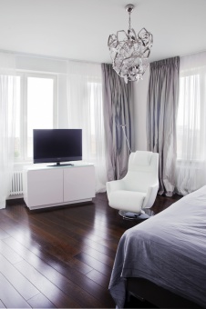 Фото интерьера спальни небольшой квартиры в стиле минимализм