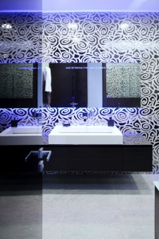 Фото интерьера санузла небольшой квартиры в стиле минимализм