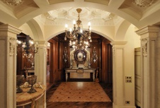 Фото интерьера прихожей в неоклассическом стиле