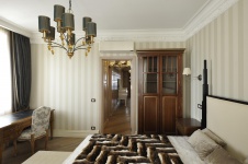 Фото интерьера спальни квартиры в классическом стиле